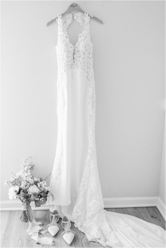 lace vintage dress from coco's bridal boutique in hanover, pa, hanover wedding photographers 