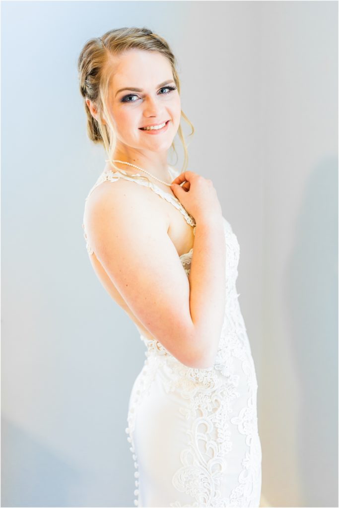 bridal portraits, pearl necklace, wedding photographer in hershey, pa
