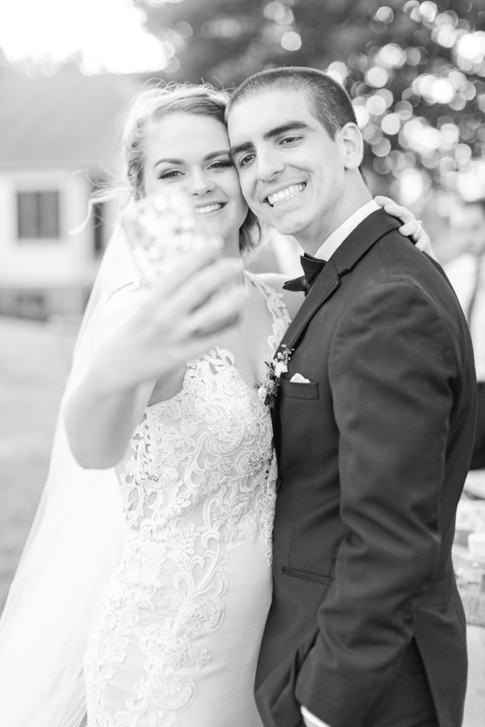 bride and groom selfie, abi harte photography Philadelphia wedding photographer 