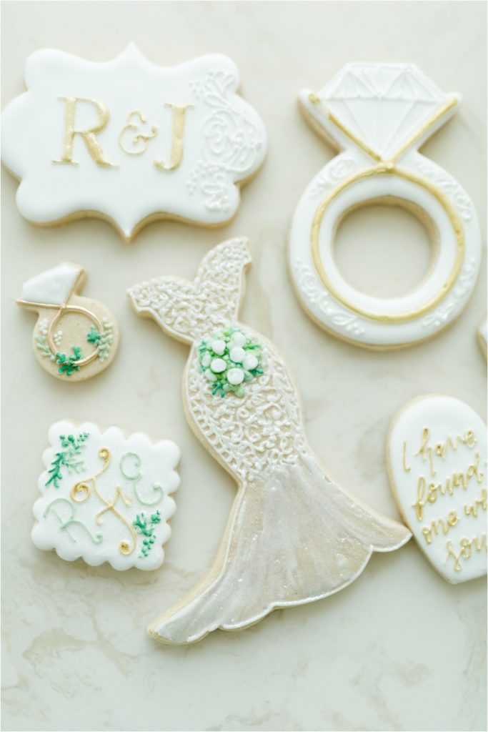 fancy custom wedding cookies